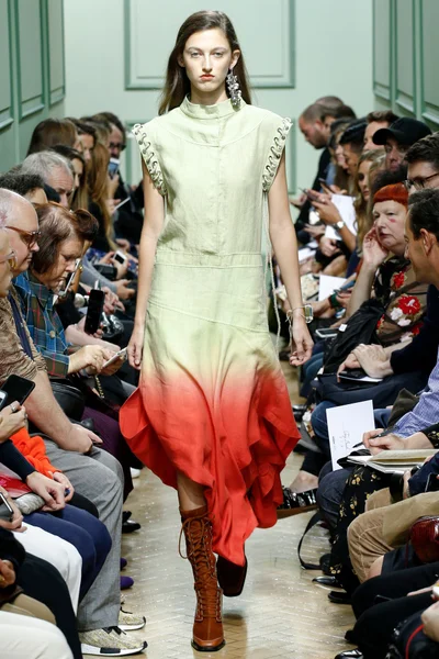 Look 37